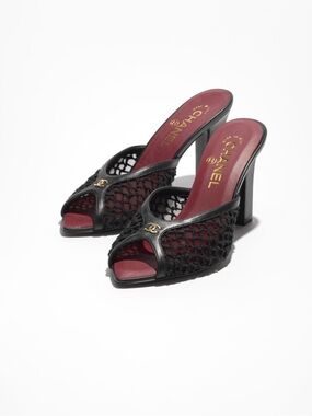 CHANEL Black Mesh Open-Toe Heels Burgundy Insole. Coco Beach 2026 NWT size 37